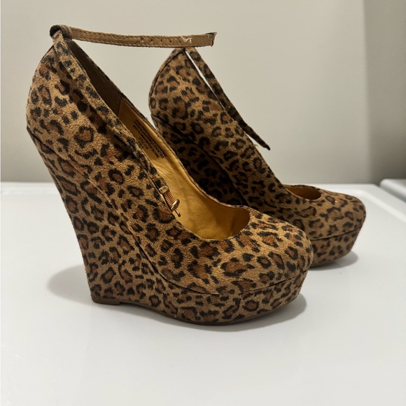 Leopard wedge heels for sale! - Picture 3 of 5